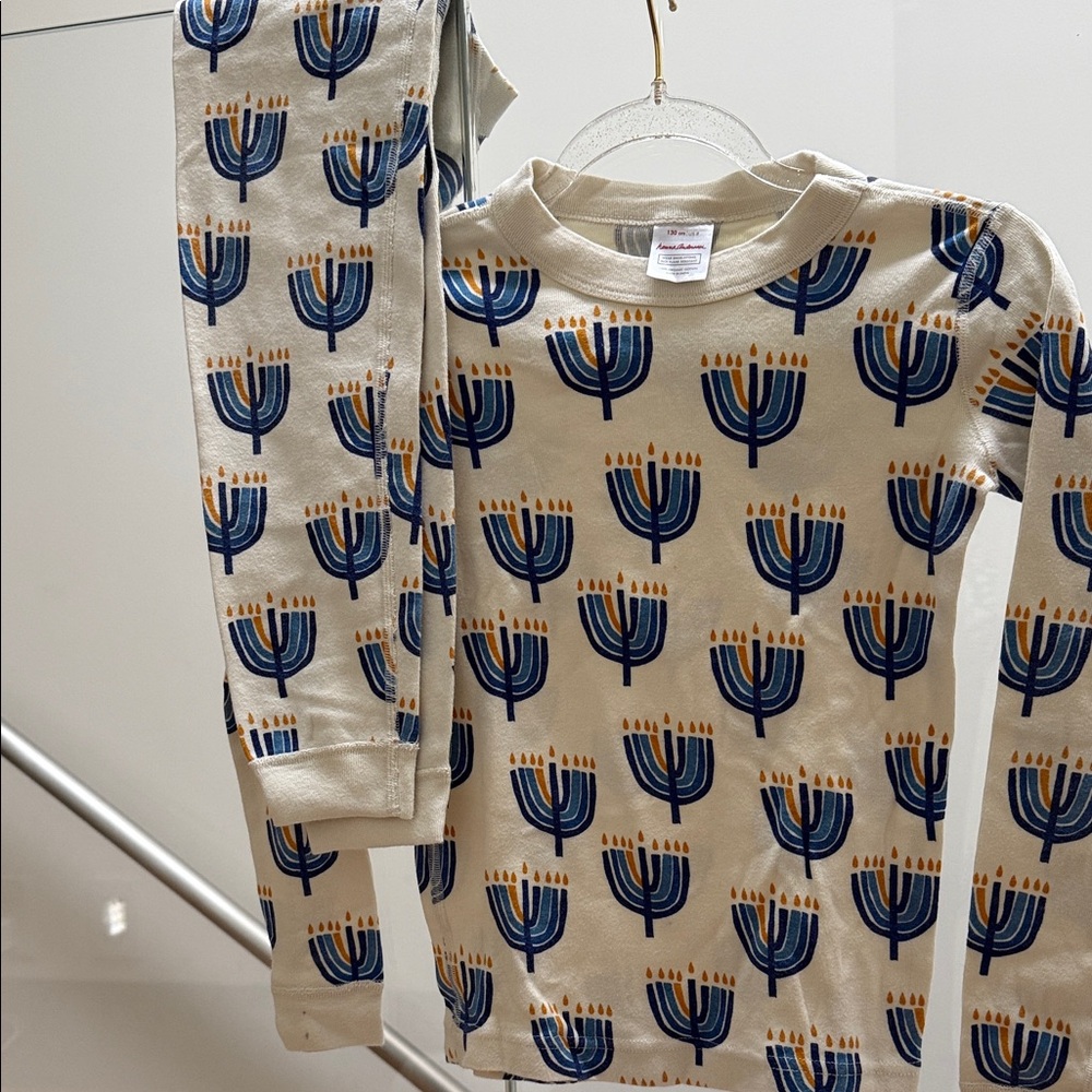 Hanna Andersson Cream and Blue Menorah Pajama Set  US 8 kids